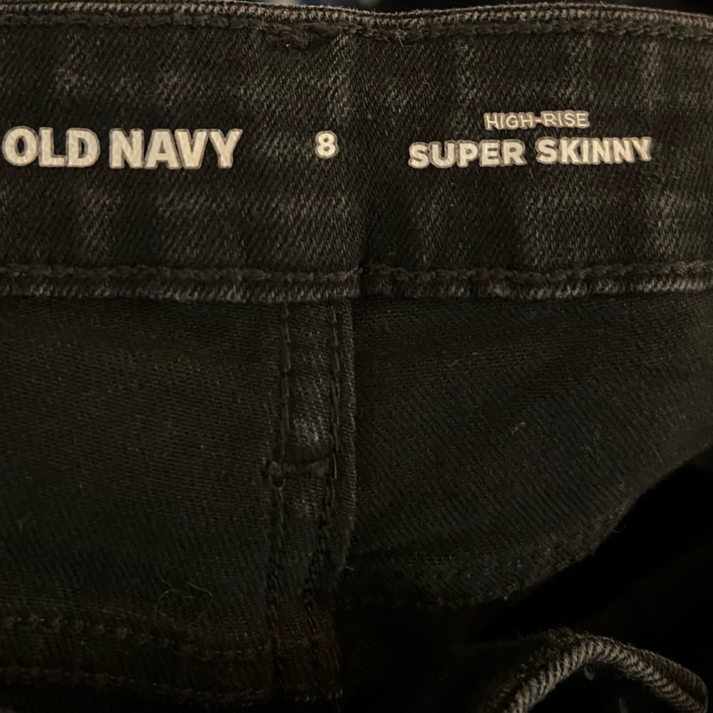 Old Navy High-Rise Super Skinny Jeans - Picture 3 of 3